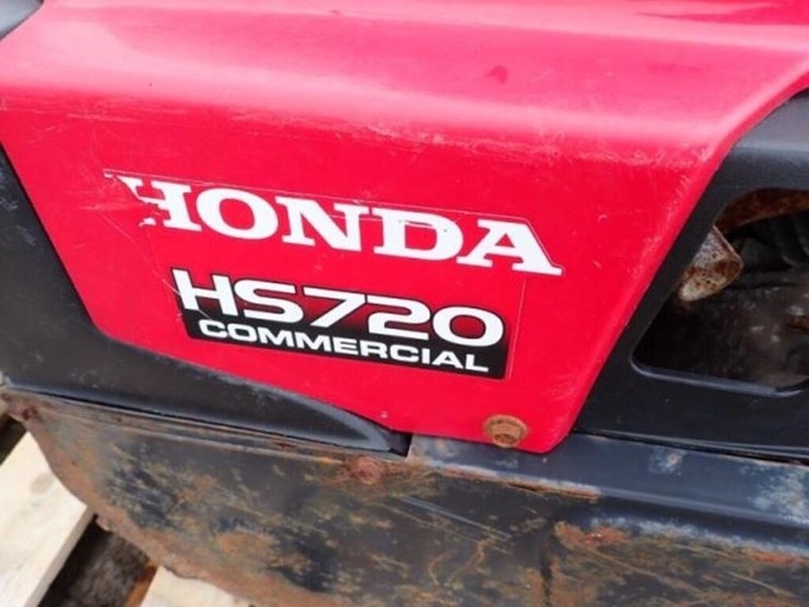 qty-of-(2)-honda-hs720-20-in.-snowblowers-image-6