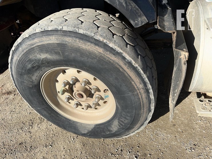 2002-kenworth-t800-image-29