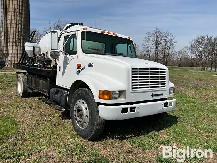 2000-international-4700-image-3