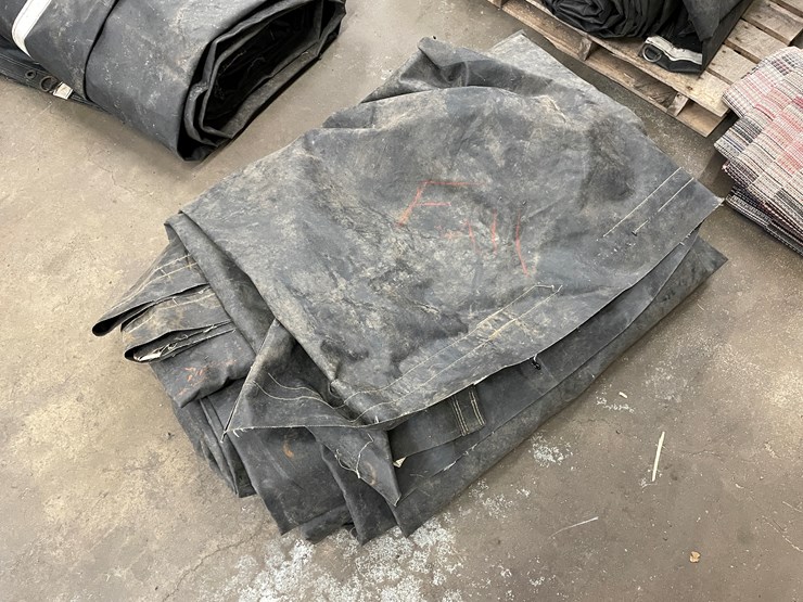 #2570-•-pallet-of-used-tarps-(columbia-heights,-mn)-image-9