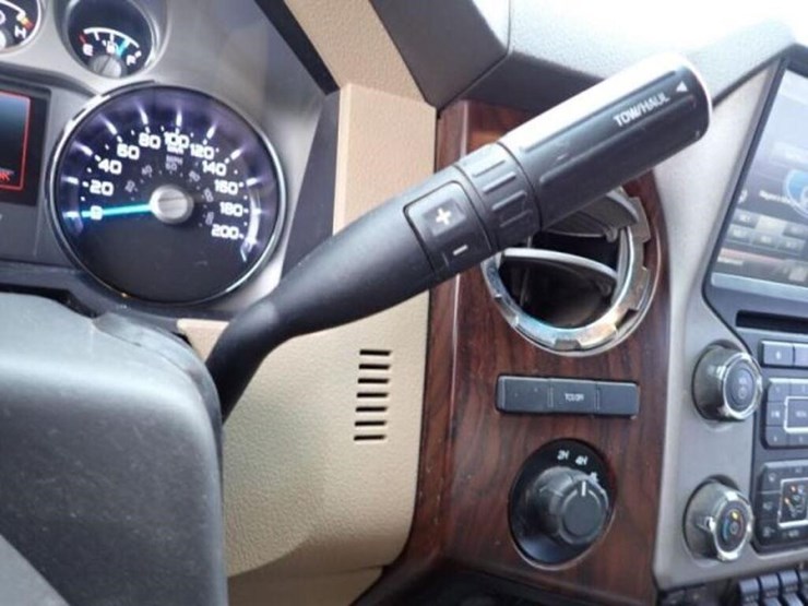 2015-ford-f450-lariat-image-15