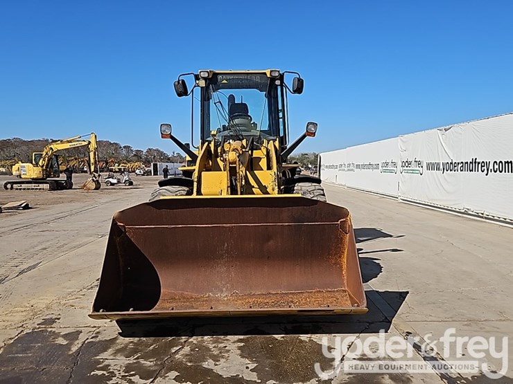 caterpillar-928g-image-13