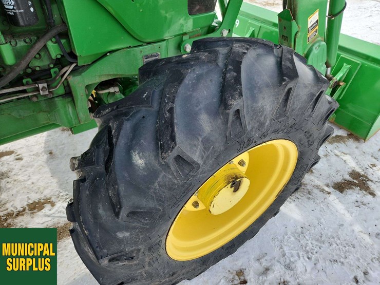 2014-john-deere-6115d-image-36