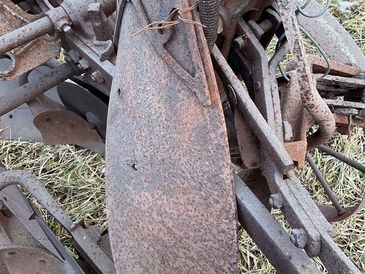 two-bottom-oliver-plow-image-13