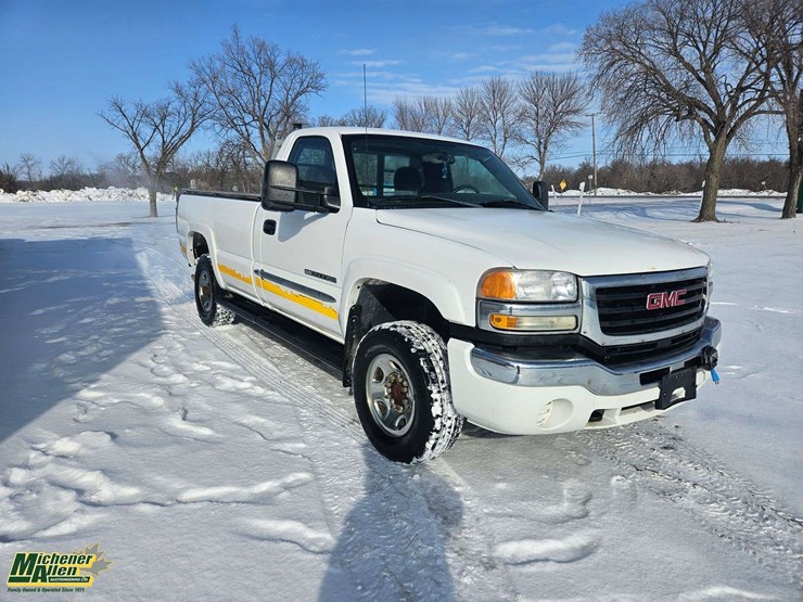 2006-gmc-sierra-2500hd-image-2