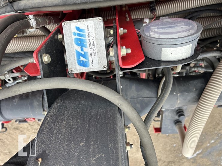 2014-white-9824-image-61