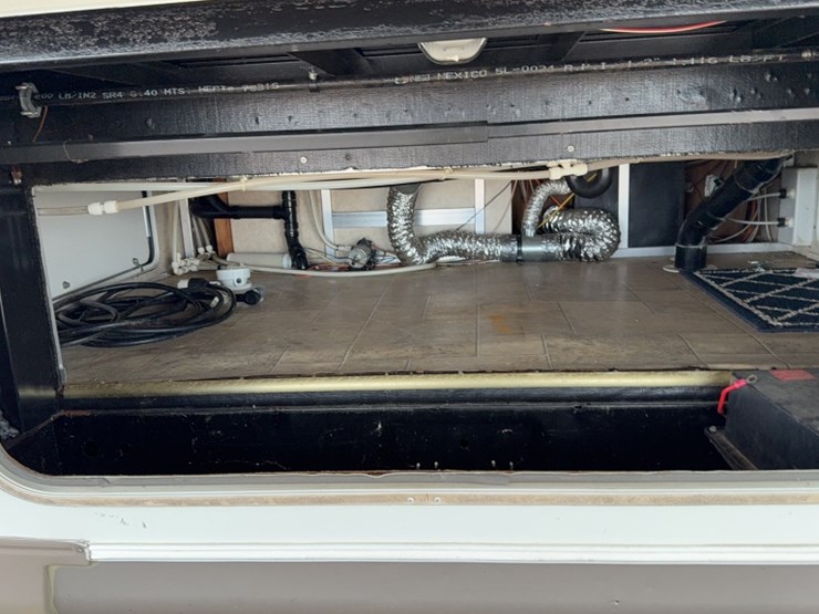 #3002-•-2006-rockwood-28'-5th-wheel-camper-image-3