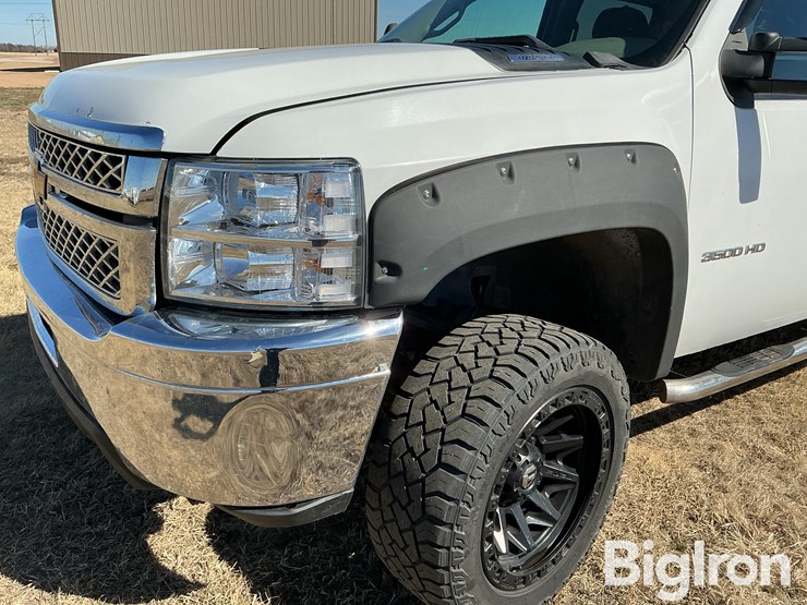 2012-chevrolet-3500-image-14