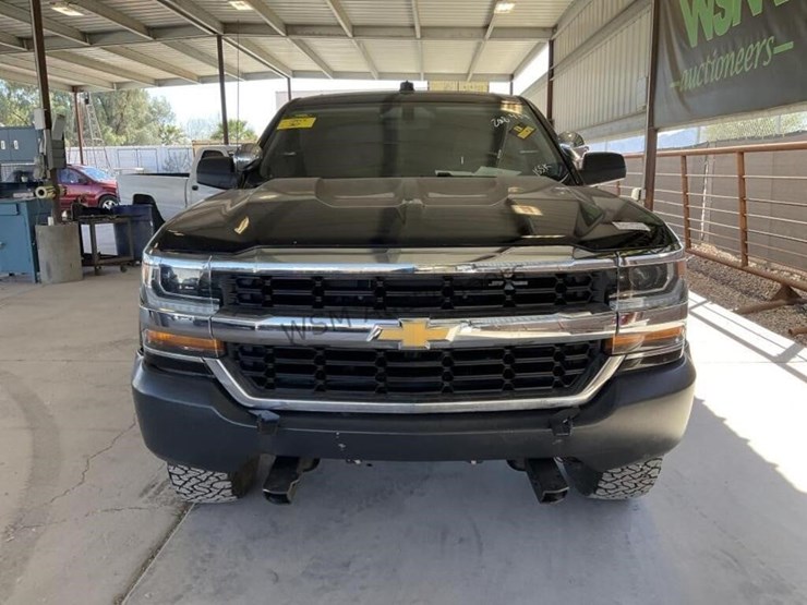 2018-chevrolet-silverado-1500-image-3