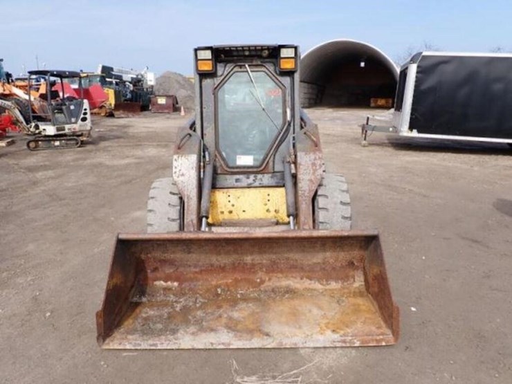 2005-new-holland-ls185b-image-2