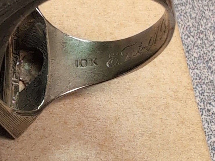 10k-gold-cameo-ring-with-repair-piece-image-4