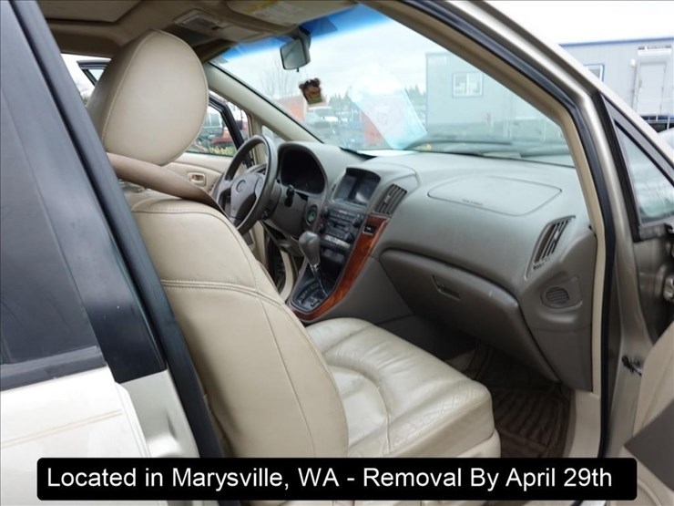 1999-lexus-rx300-image-2