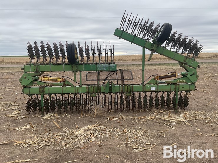 john-deere-400-image-2