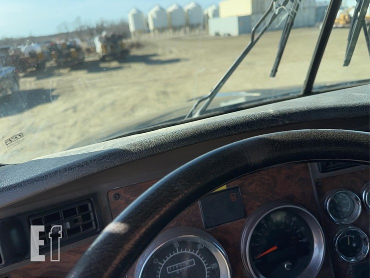 2002-kenworth-t800-image-63