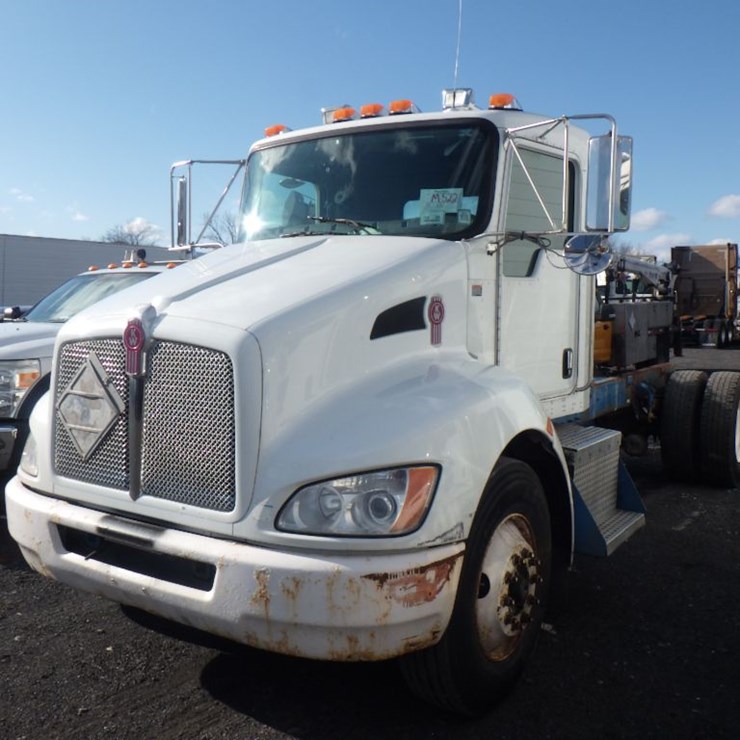 2010 KENWORTH T370