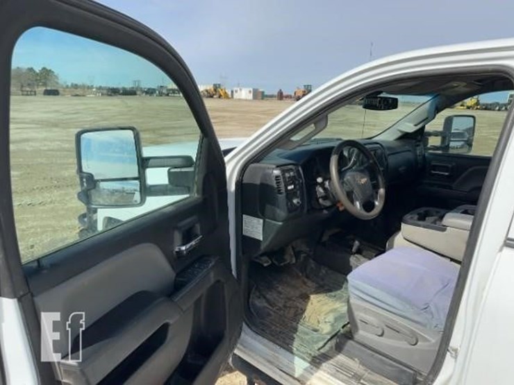 2019-chevrolet-2500-image-9