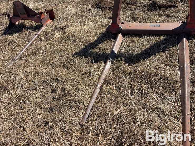 new-holland-80-image-10