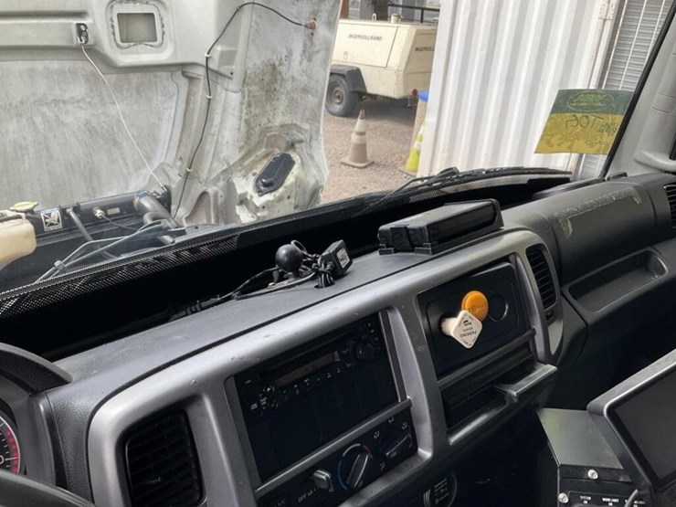 2013-hino-338-image-20