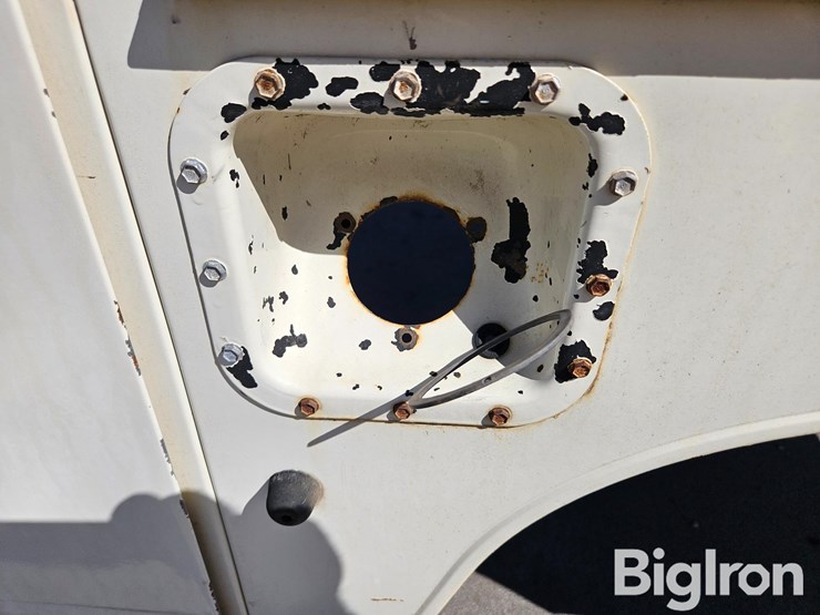 massey-ferguson-730-image-13