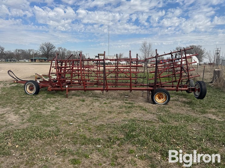 international-310-image-8