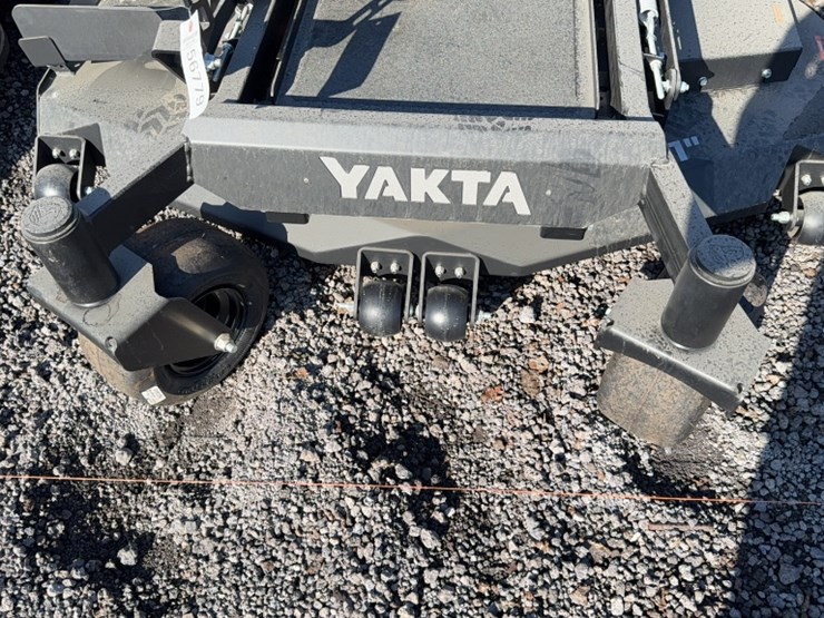 #4079-•-yakta-yxr-120-zero-turn-mower-image-4
