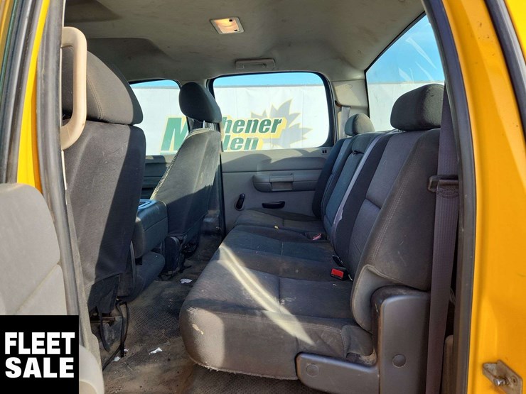 2012-chevrolet-silverado-2500hd-image-15