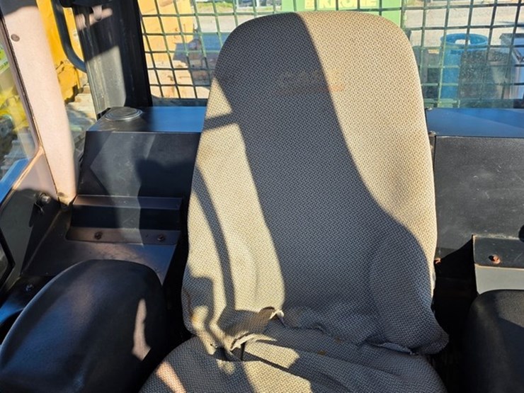 2013-case-850m-image-72