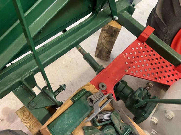 1927-fordson-with-continental-corn-picker-image-43