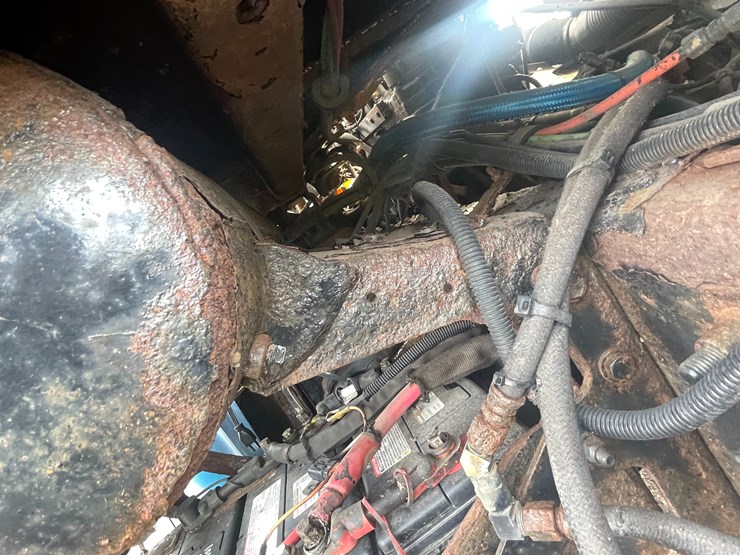 #242-•-2000-sterling-truck-tractor-(has-mn-title)-(mora,-mn)-image-54