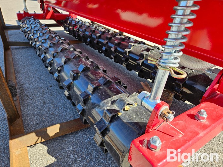 2025-massey-ferguson-730-image-12