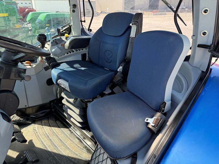 2018-new-holland-t6.155-image-15