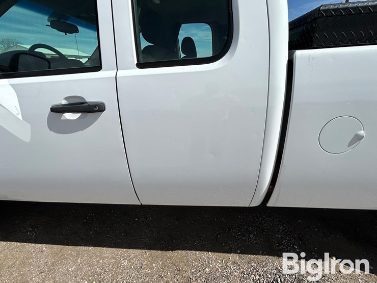 2013-gmc-sierra-3500-image-18