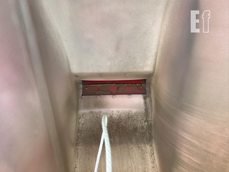 2014-white-9824-image-55