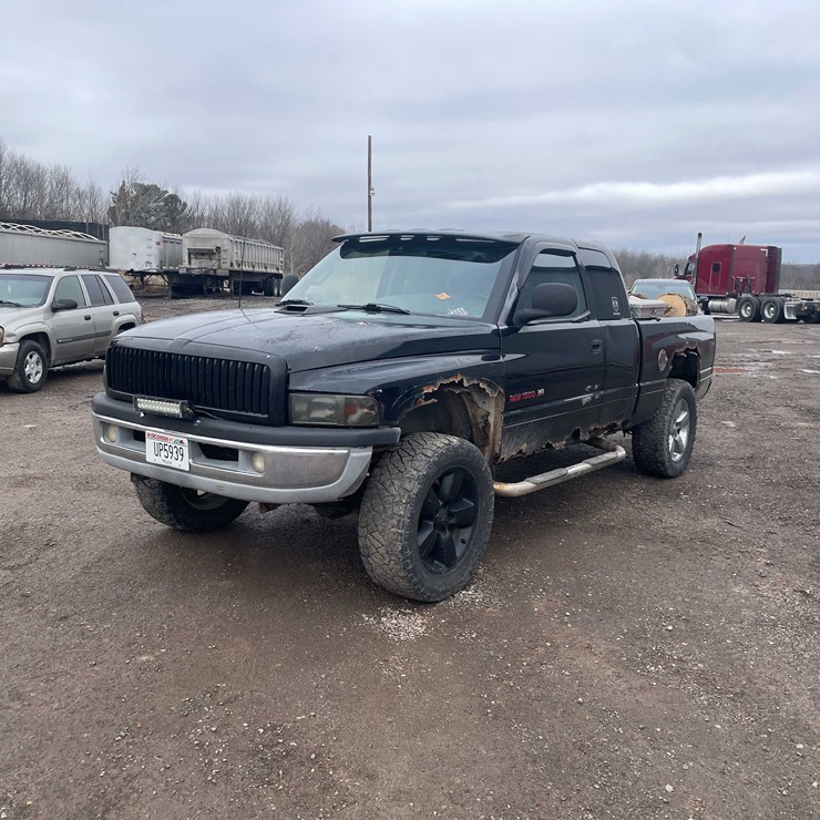 #204 • 1998 Dodge Ram Truck (Has WI Title) (Denmark, WI)