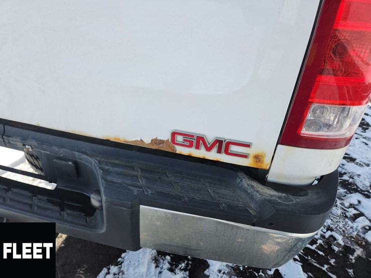 2014-gmc-sierra-2500hd-sle-image-35