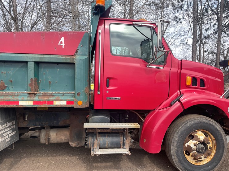 #212-•-2005-sterling-dump-truck-(has-mn-title)-(mora,-mn)-image-7