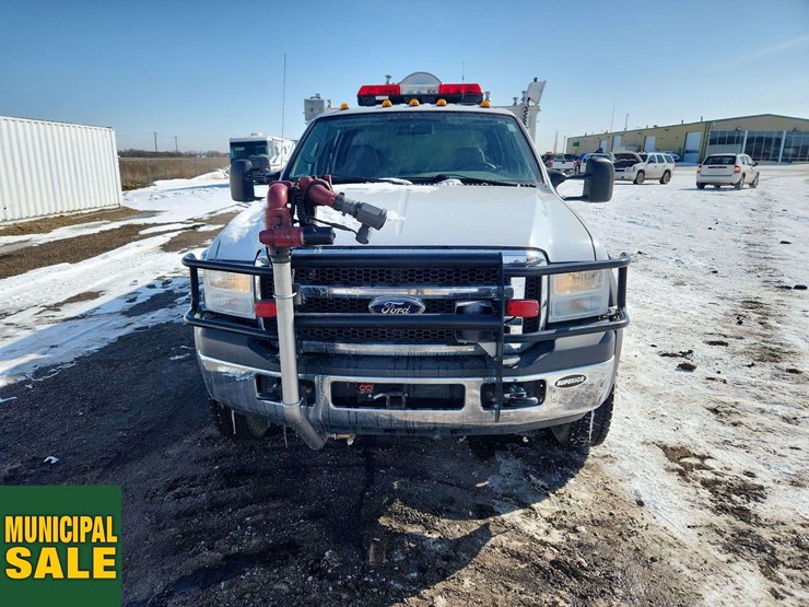 2005-ford-f550-image-9