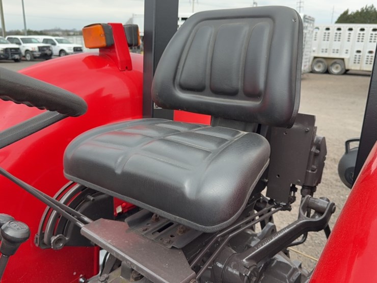 massey-ferguson-240-image-16