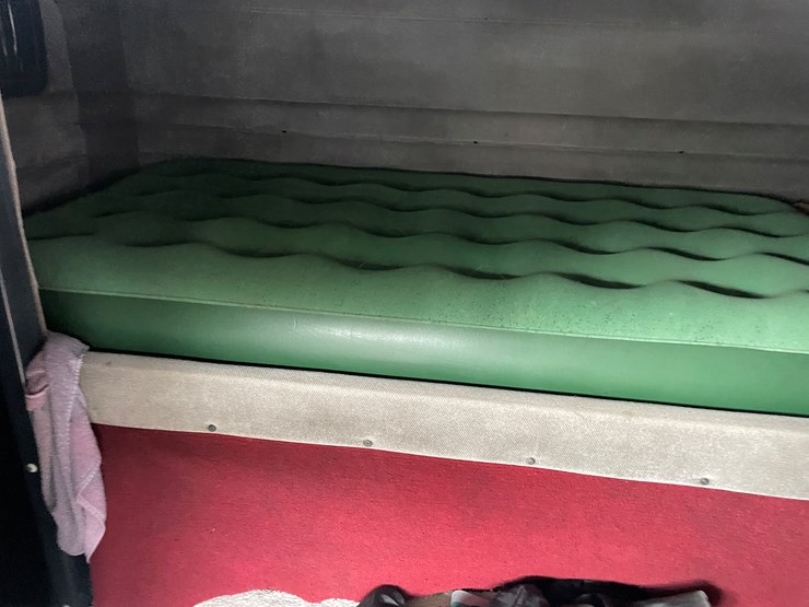 #246-•-1961-kenworth-truck-tractor-(has-nd-title)-(mora,-mn)-image-35