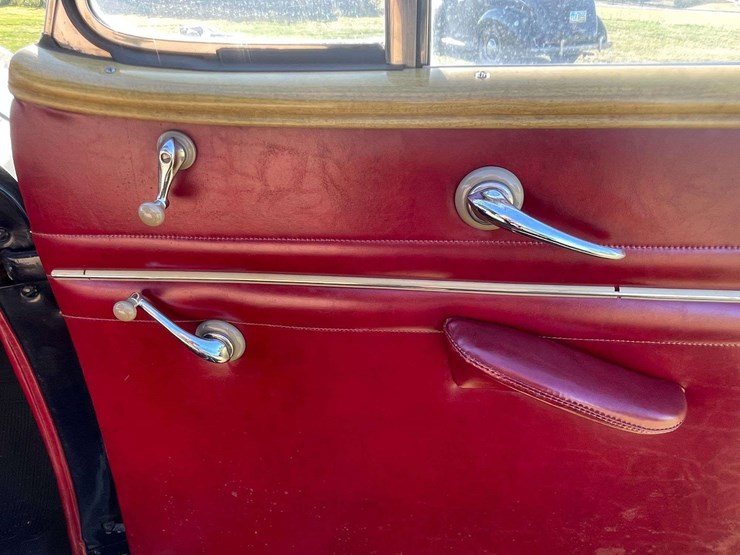 1948-ford-super-deluxe-convertible-image-73