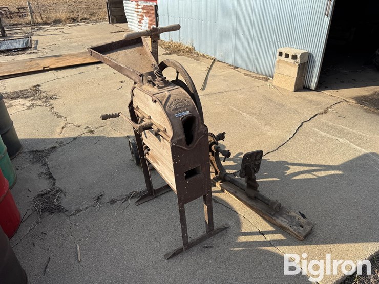 antique-farm-tools-image-5