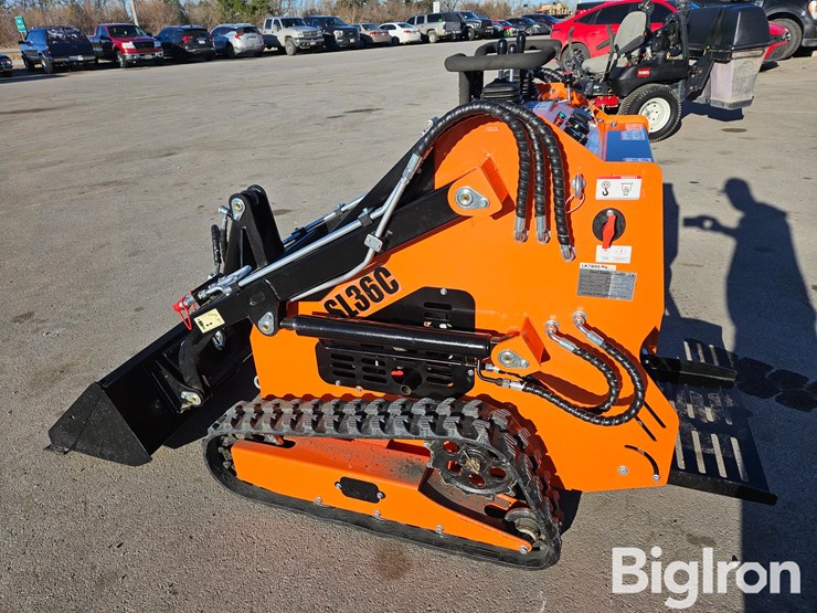 2025-massey-ferguson-730-image-8