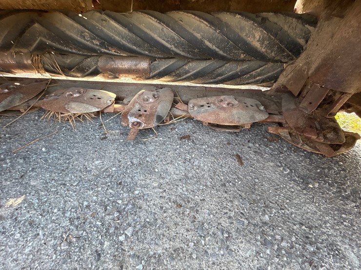 new-holland-313-image-12