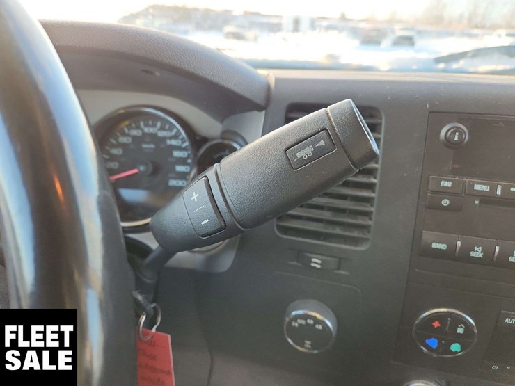 2011-chevrolet-silverado-1500-image-13