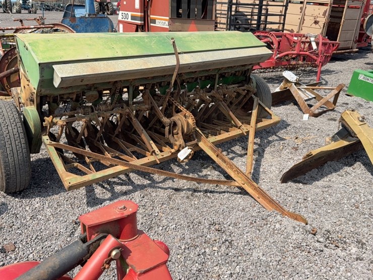 john-deere-8-image-1