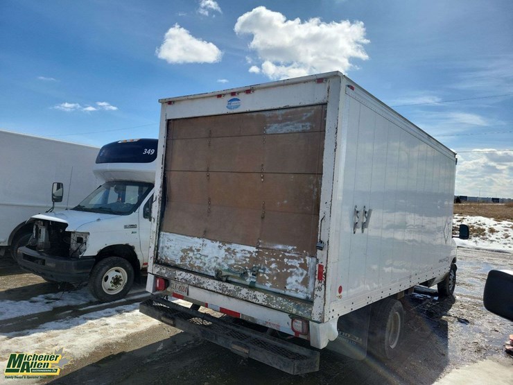 2004-ford-cargo-image-5