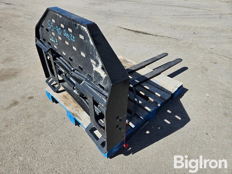 2025-massey-ferguson-730-image-5