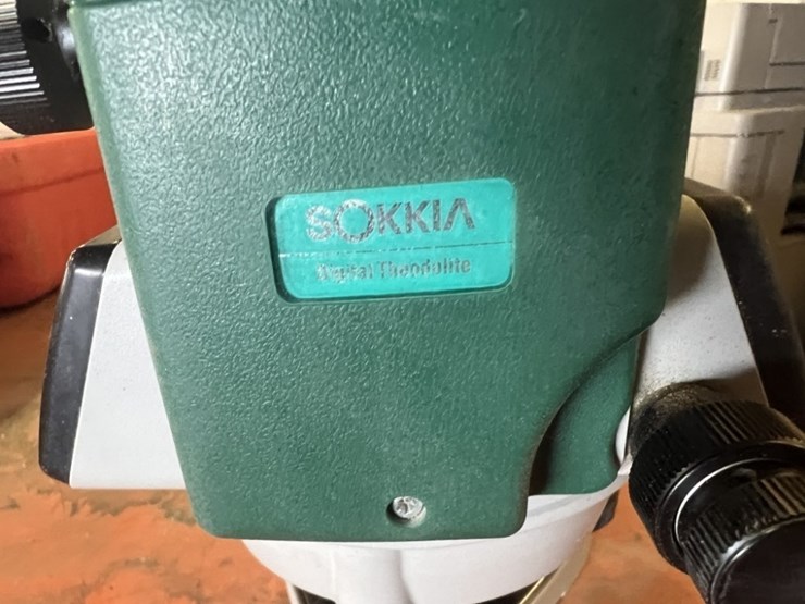 sokia-dt940l-digital-theodolite-image-5