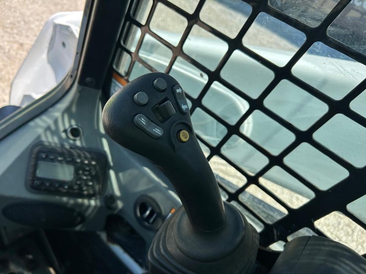 2018-bobcat-t590-image-27