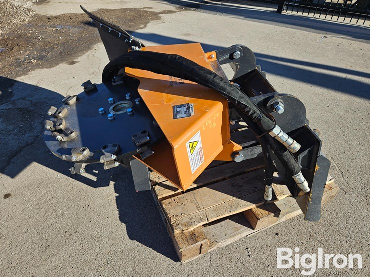 2025-massey-ferguson-730-image-8